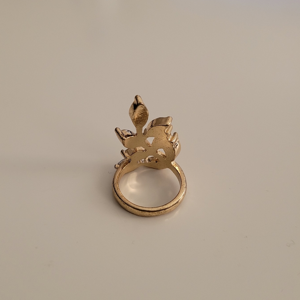 Ring - Picture 2 of 6